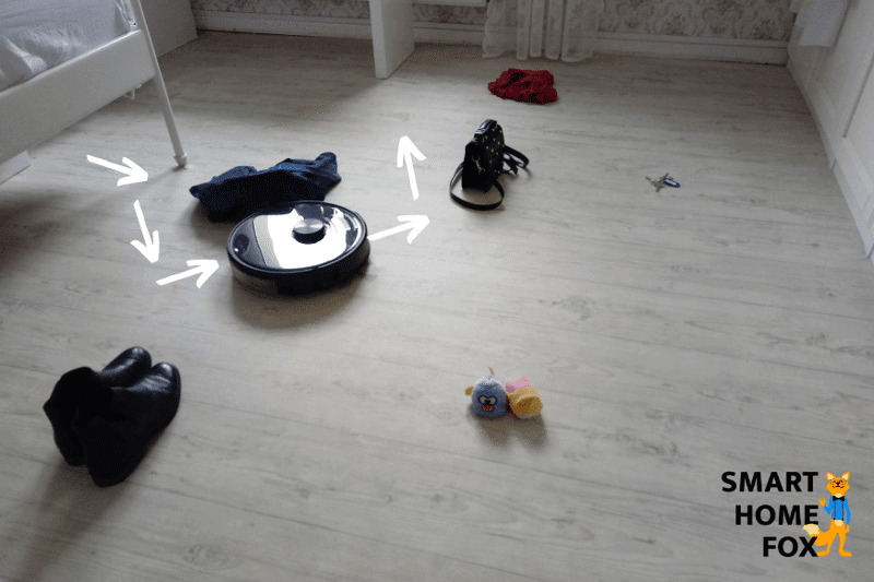 Roborock S6 MaxV самостоятельно объезжает мелкие препятствия.